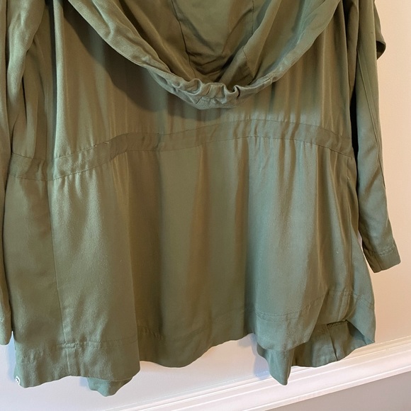 Billabong - Picture 8 of 8